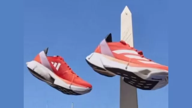 Los Adidas que vuelan por Buenos Aires... (y pisan fuerte)