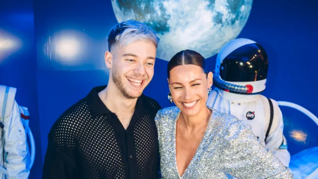 Swatch Lanza el Exclusivo MoonSwatch Celebrando la Luna Azul en Buenos Aires