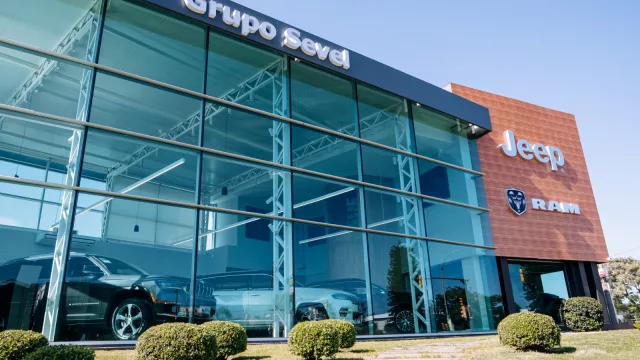 Sevel y su nuevo espacio en la Rambla de Montevideo (marcará el crecimiento de Jeep y RAM en Uruguay)