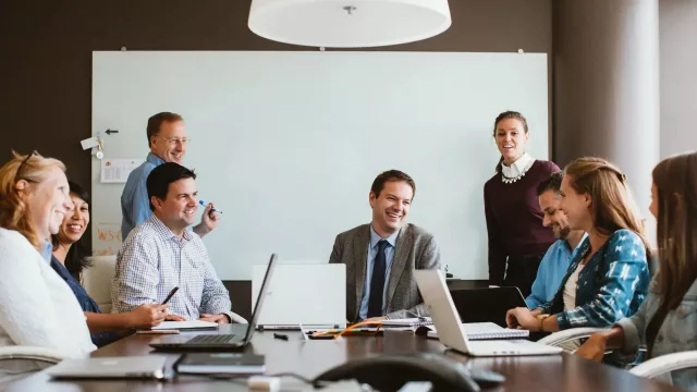 Comunidad InfoNegocios: un espacio para salir del algoritmo y pensar distinto