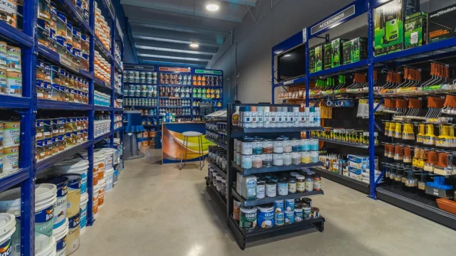 Tras crecer 45% en Buceo, Punto Color llevará el concepto Blue Store a su casa central y prepara un cuarto local
